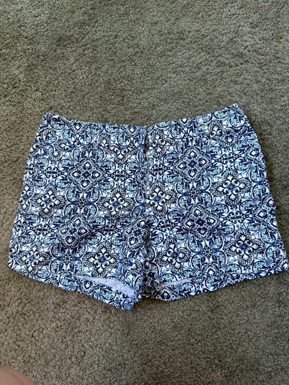 SZ-10 White House Black Market Printed Chino Shorts